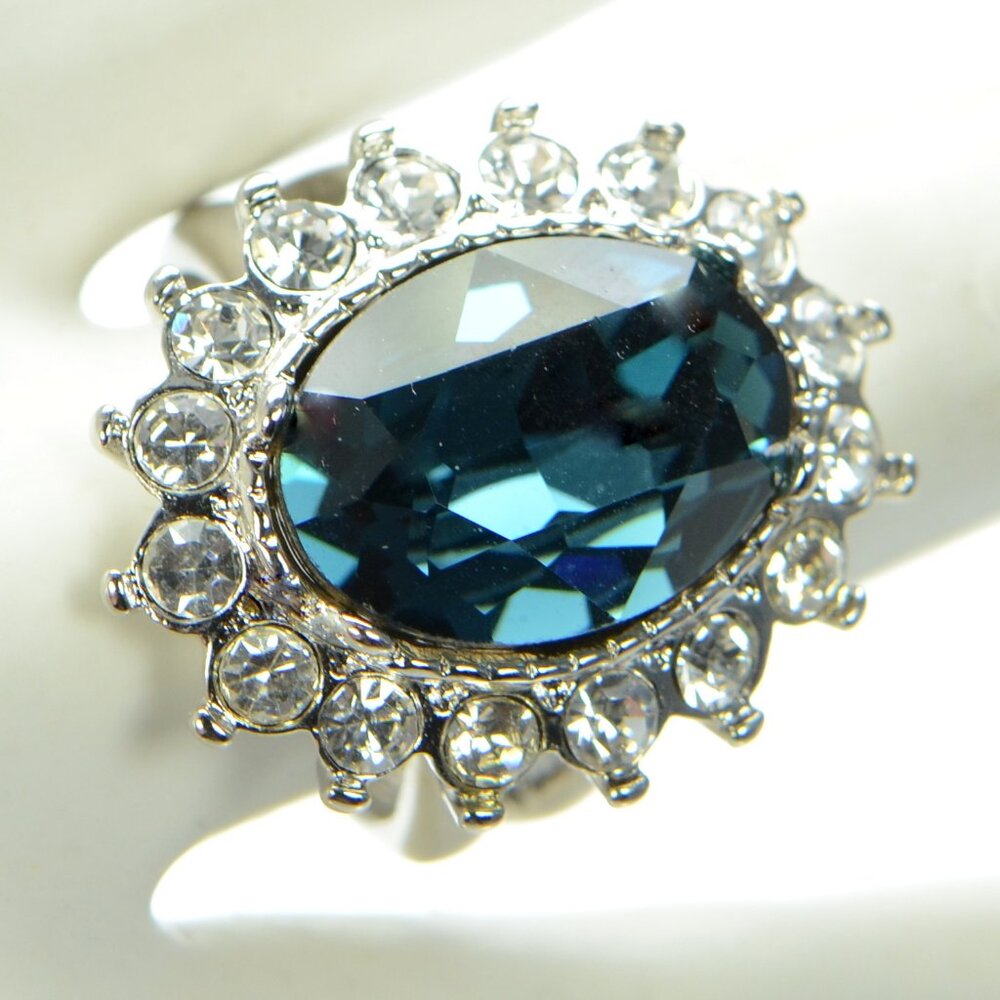 Kenneth Jay Lane Kjl Crystal Cocktail Ring - image 1